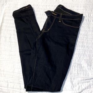 Flying Monkey L7400 High Raise Skinny and stretchy. Tan stitching. Size 28.